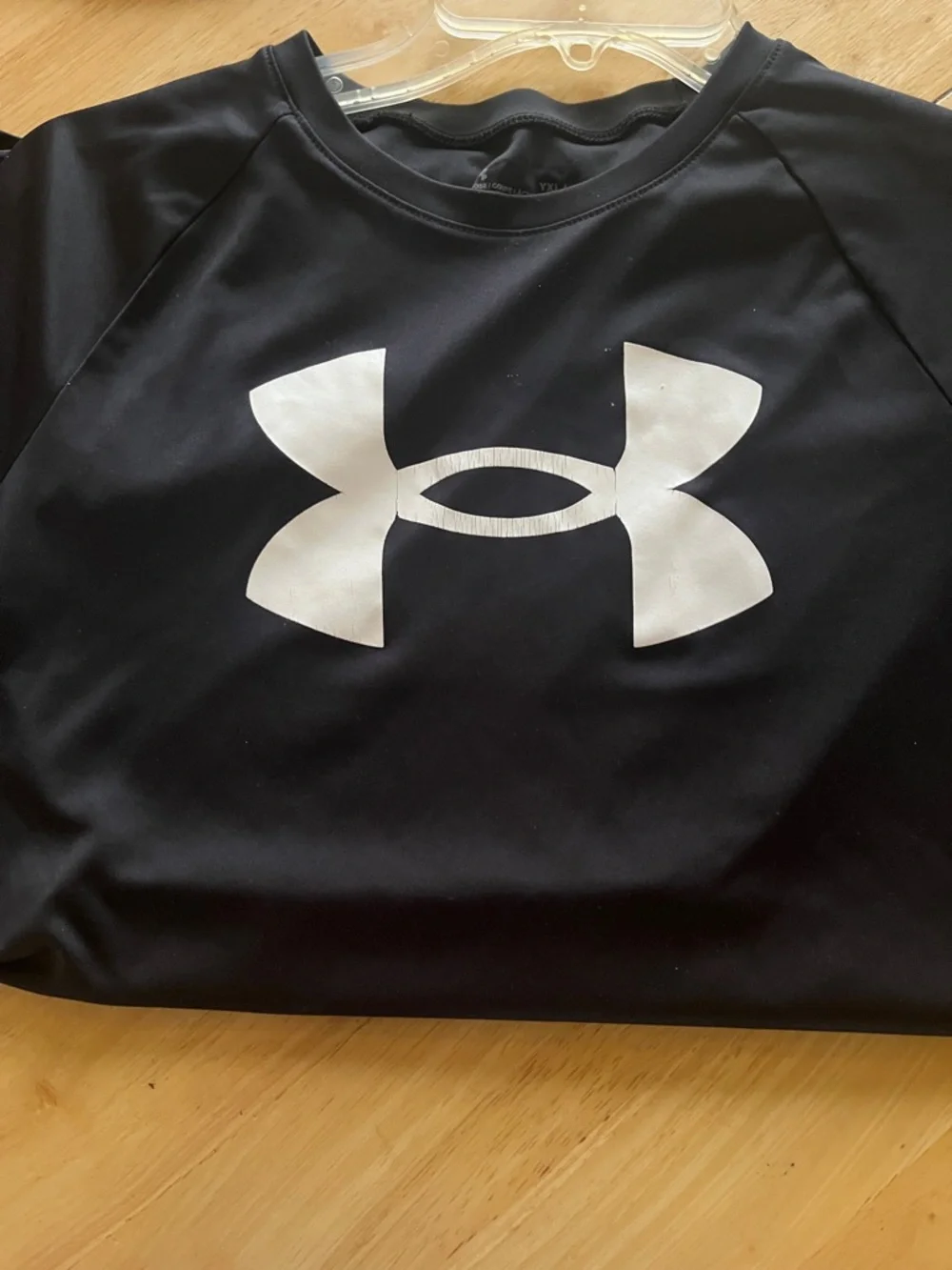 Under Armour Black Short-Sleeve Performance shirt youth XL